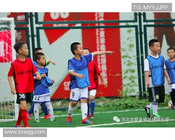 足球球星亚克力牌精美收藏展示助力球迷打造专属纪念空间