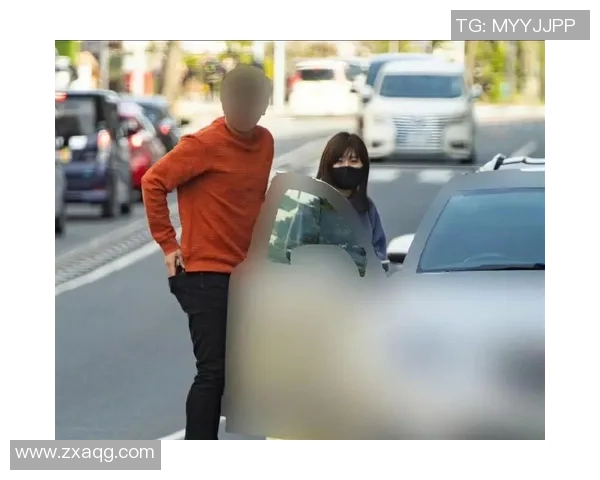 足球球星出轨门风波持续发酵引发粉丝热议与公众对偶像私生活关注 足球球星出轨门风波持续发酵引发粉丝热议与公众对偶像私生活关注